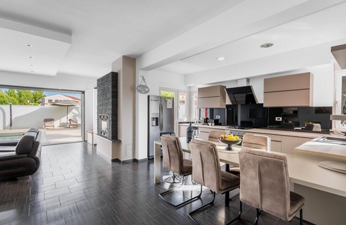 Vrsi House | Gorgeous home in Vrsi Mulo with WiFi