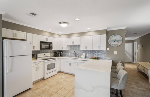 Seacrest Condo | Gulf Front, Sleeps 6 - Unbeatable Location!
