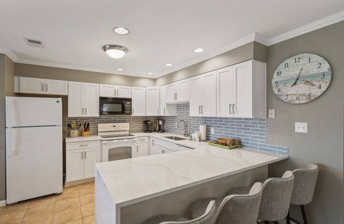 Seacrest Condo | Gulf Front, Sleeps 6 - Unbeatable Location!