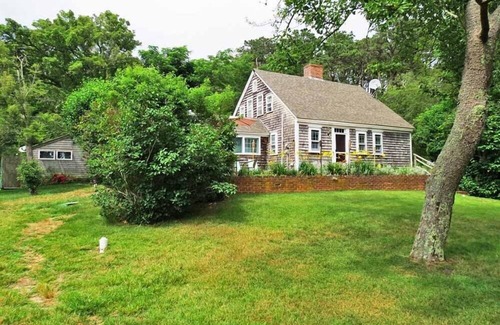 Wellfleet House | Historic Home on National Seashore Land (1374)