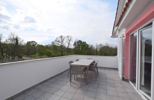 Rasopasno Apartment | Holiday apartment with air conditioning and balcony