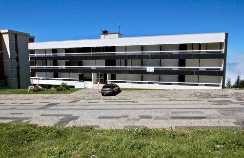 Chamrousse Apartment | Ideal Studio for 3 Near Slopes, Shops – Ground Floor, West-Facing