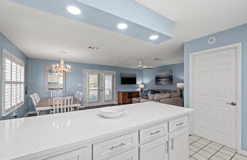 Riviera Beach House | Le Grand Dr by Blue Swell