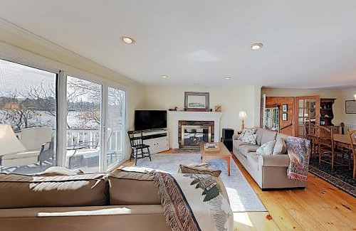 South Yarmouth House | Long Pond Lookout