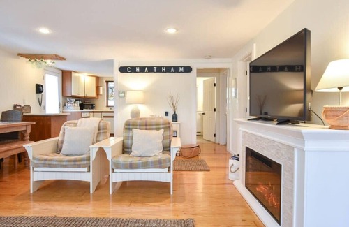 West Chatham House | Lovely Home Minutes from Beach in Chatham!