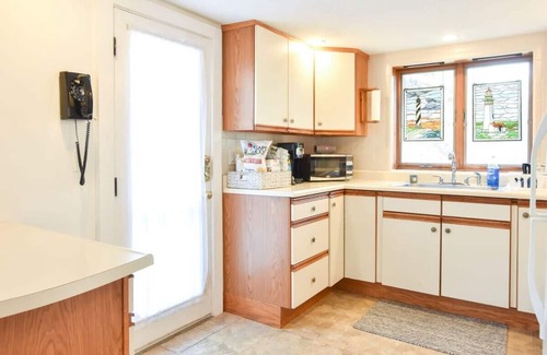West Chatham House | Lovely Home Minutes from Beach in Chatham!