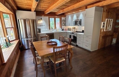 Wellfleet House | Lovely Post & Beam Near Indian Neck (1224)