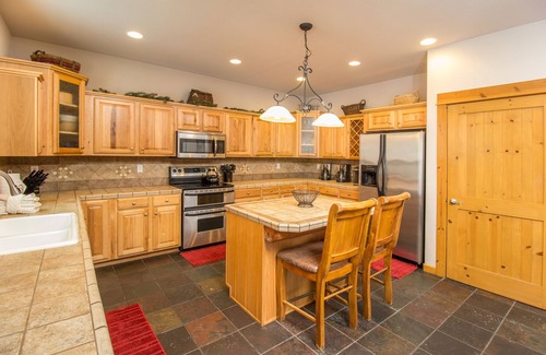 Sunriver House | Luxury 7 BR Home/BEST RATES!/Hot Tub/SHARC/AC/Wi Fi/Sleeps 20
