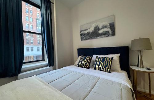 Lincoln Square Apartment | Manhattan Gem