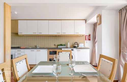 Telheiro Apartment | Marina De Lagos - 2 Bedroom Apartment, Air Con, Wifi, Free Pool Access -Sleeps 4
