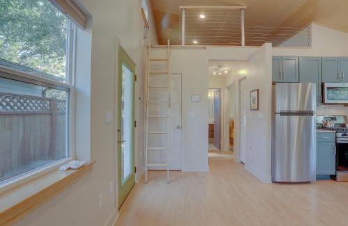 Larkspur House | Mod Pod