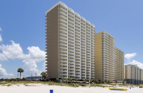 Long Beach House | Ocean Villa By BlueSwell