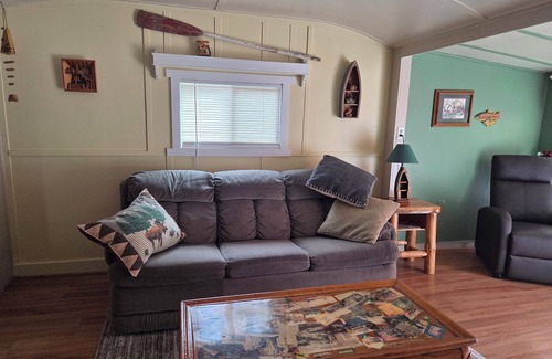 East Olympia Cottage | Offut Lake! Pet friendly cottage with lake access. Bring your fishing rod!
