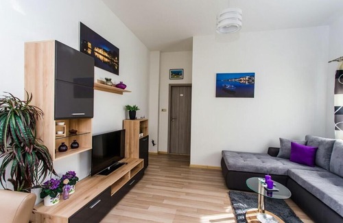 Kastel Stafilic Apartment | One bedroom apartment with air-conditioning Kaštel Štafilić, Kaštela (A-15867-a)
