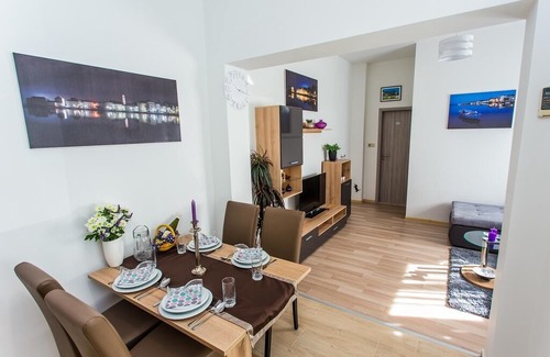 Kastel Stafilic Apartment | One bedroom apartment with air-conditioning Kaštel Štafilić, Kaštela (A-15867-a)