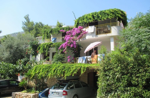 Ivan Dolac Apartment | One bedroom apartment with terrace and sea view Ivan Dolac, Hvar (A-4584-d)