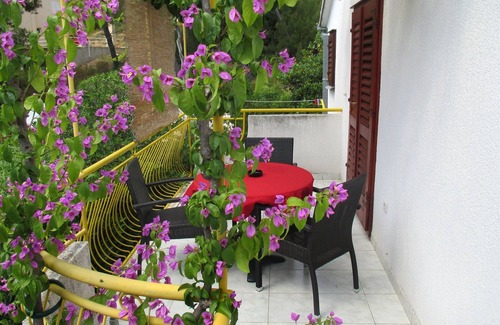 Ivan Dolac Apartment | One bedroom apartment with terrace and sea view Ivan Dolac, Hvar (A-4584-d)