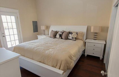 Northeast Virginia Beach Apartment | Plaza 2700 Luxury Beach Suites