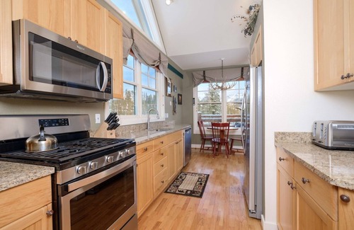Saddle Ridge House | Ski-in/out 4BR Luxury Saddle Ridge Townhome in Moonlight Basin, Hot Tub, Views