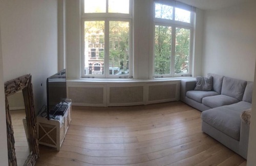 Red Light District Apartment | Spacious Apartment with Canal View