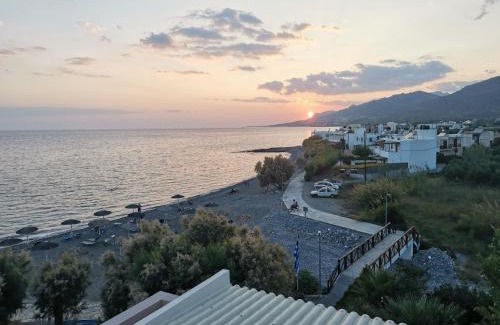 Koutsouras Apartment | Stratos Sunset House