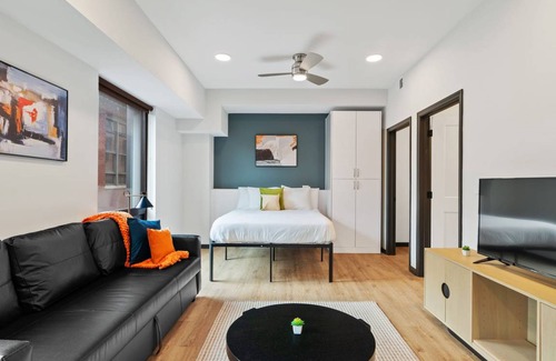 Lockerbie Square Apartment | Studio flat ∙ 4 guests