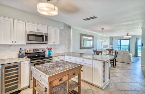 Seacrest House | Wake Up to the Waves at this Cozy Gulf-Front Escape Near Alys & Rosemary Beaches