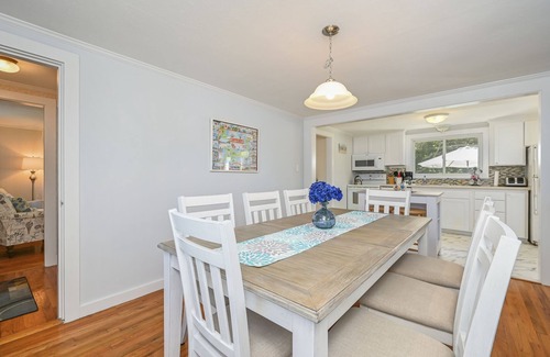 Harwich Port House | Walk to association beach and town, AC, WiFi