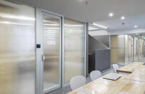 Huaihai Road Commercial Area Hostel | WeFlow Hostel (Shanghai Xintiandi)