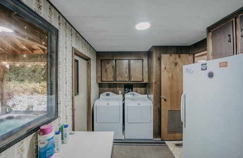Maple Falls Cabin | Welcome to The Baker House Retreat - The Ranch House and The Bunk House
