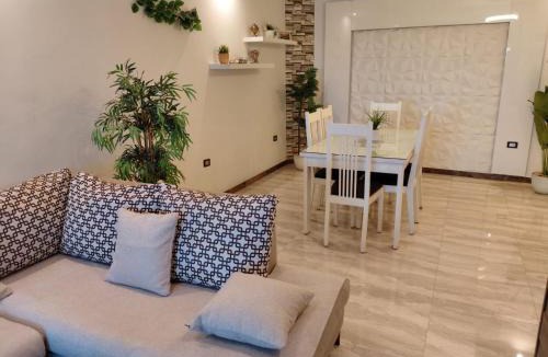 Maadi Apartment | شقه فندقيه الترا مودرن صف اول كورنيش النيل , القاهره , بمنطقه المعادي , اطلاله مباشره للنيل والاهرامات ,الطابق التاسع ,Very luxury apartment firist row nile view and pyramids , maadi , cairo , ultra modern home ,all rooms and reception direct nile view