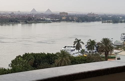 Maadi Apartment | شقه فندقيه الترا مودرن صف اول كورنيش النيل , القاهره , بمنطقه المعادي , اطلاله مباشره للنيل والاهرامات ,الطابق التاسع ,Very luxury apartment firist row nile view and pyramids , maadi , cairo , ultra modern home ,all rooms and reception direct nile view