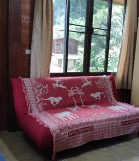 Chom Thong House | บ้านพักพือวา Pue Wa Homestay