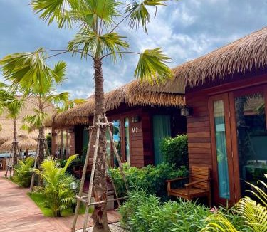 Bang Khonthi Resort | เทียนหอม อัมพวา รีสอร์ท