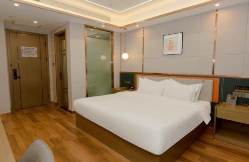 Urumqi City Centre Hotel | 万信至格酒店乌鲁木齐机场德港万达店