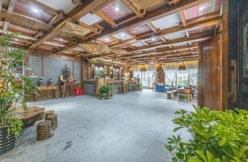 Wulingyuan House | 云海酒店