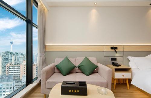 Luomashi Apartment | 利兹高空影音酒店