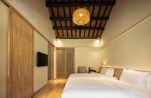 Yi County Bed & Breakfast | 宏村塔川书院Hongcun Resort