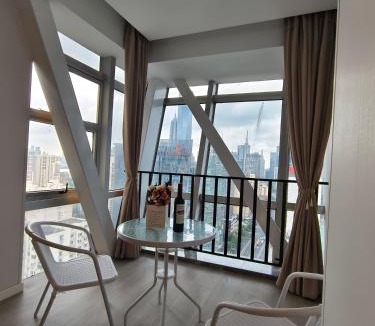 Lujiazui Hotel | 彩虹小居陆家嘴店