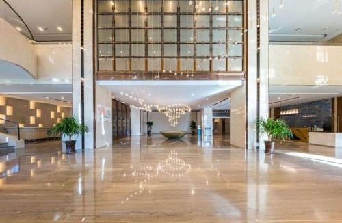 Delingha Hotel | 德令哈万信瑞铂酒店