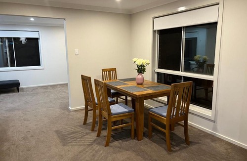 Marsden Park House | 整套别墅出租 holiday house for rent