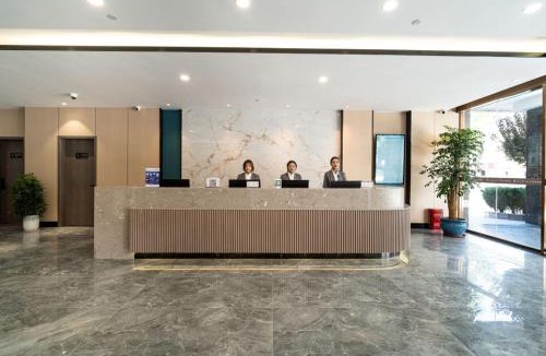 Samzhubze District Hotel | 日喀则藏隆广场万信至格酒店