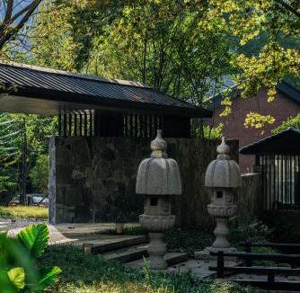 Changjiang County Hotel | 景德镇行山世外东篱院民宿