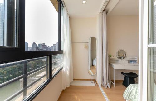 Shanghai Apartment | 梧舍壹号 外滩百年公寓B&B -Riverside Grace Suites on the bund and metro station