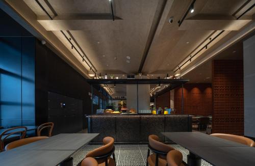 Erqi Square Hotel | 欢桔酒店 郑州二七广场丹尼斯大卫城店