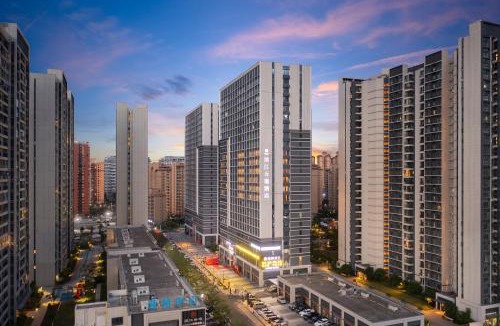 Qiongshan Hotel | 滨江万璟酒店 One Gem Hotel