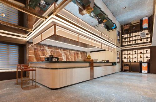Qiongshan Hotel | 滨江万璟酒店 One Gem Hotel