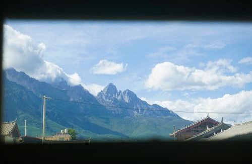 Baisha Old Town Hostel | 登巴雪山国际青年客栈