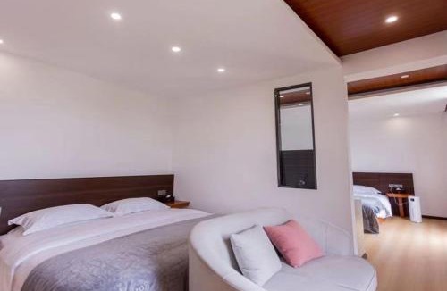 Shangri-La House | 茨姆极光民宿