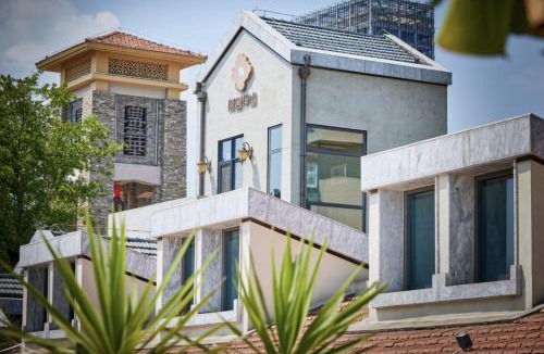 Wuchang Hotel | 隐居伴山黄鹤楼昙华林店